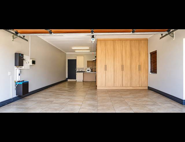 4 BEDROOM FREEHOLD FOR SALE IN SUNWARD PARK